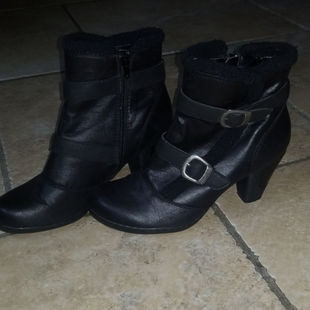 Bare Trap Boots - image 1